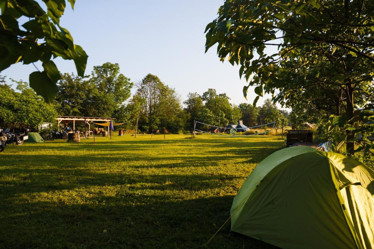 Camping @ Nogometni Golf Ljubljana Hotel ภายนอก รูปภาพ